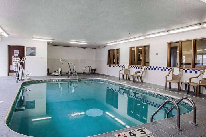 Pool 14 of 17