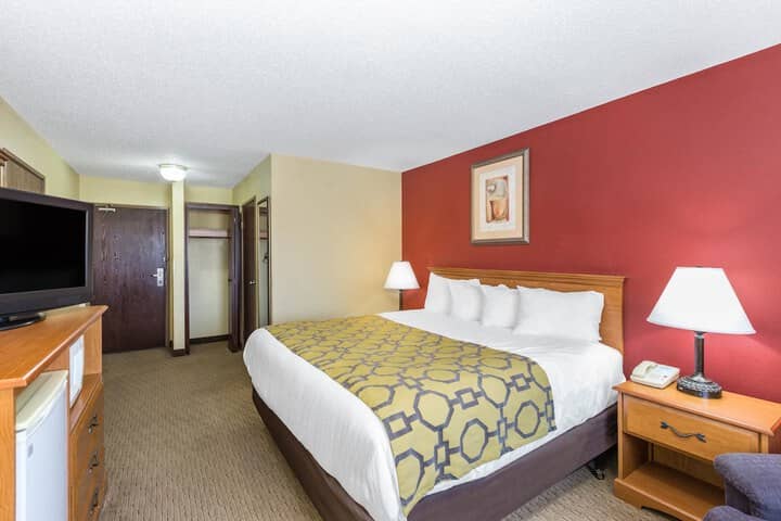 Room 5 of 17