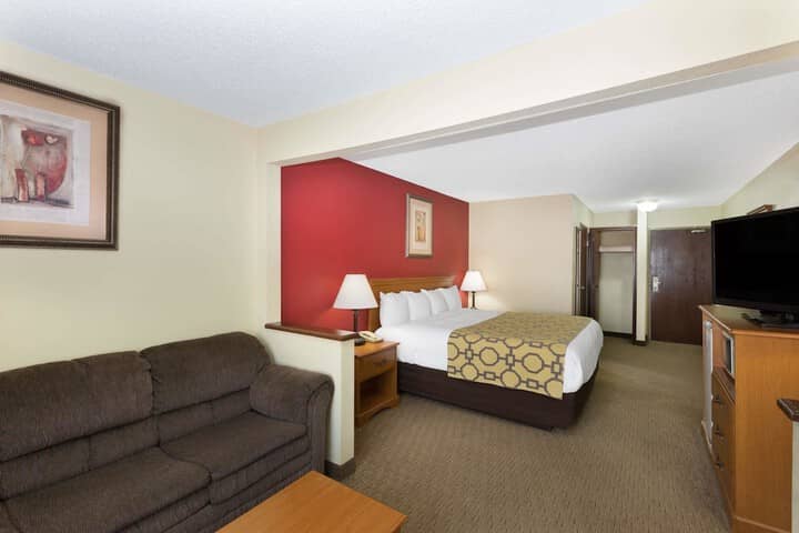 Room 4 of 17